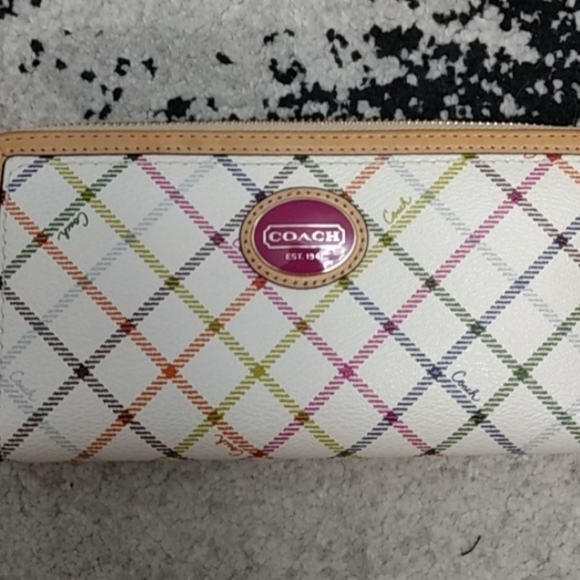 Classic Coach purse with matching wallet - Picture 3 of 3